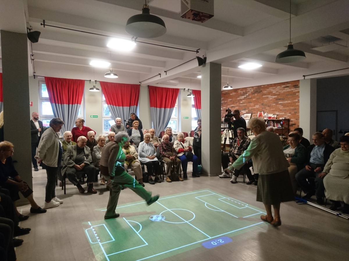 Activation of Seniors – Magic Carpet as a Way to Improve Motor Coordination and Therapy for the Elderly