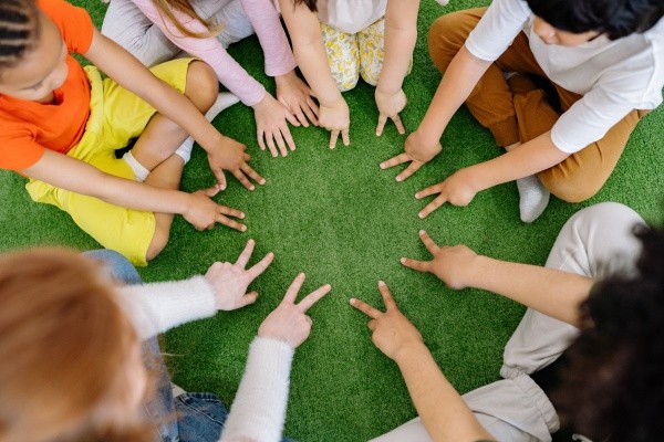 Dywan interaktywny do przedszkola - jak może wspomóc aktywność dzieci? | Magiczny Dywan