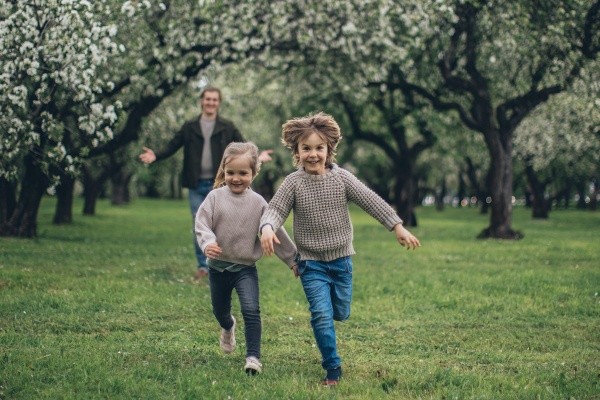 80  % des enfants bougent trop peu ! Faites leur faire aimer l'activité ! | Funtronic tapis édu-actif